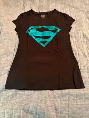 DC Comics Black Cap-Sleeve Tee with Teal Superman Shield